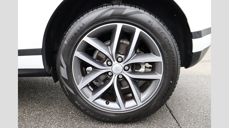 2024 認定中古車 Land Rover Range Rover Evoque フジホワイト D200マイルドハイブリッド（ディーゼル） スタンダードホイールベース S