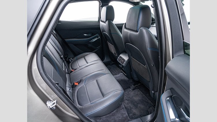 2018 認定中古車 Jaguar E-Pace シリコン シルバー D180 オートマチック全輪駆動 R-DYNAMIC S