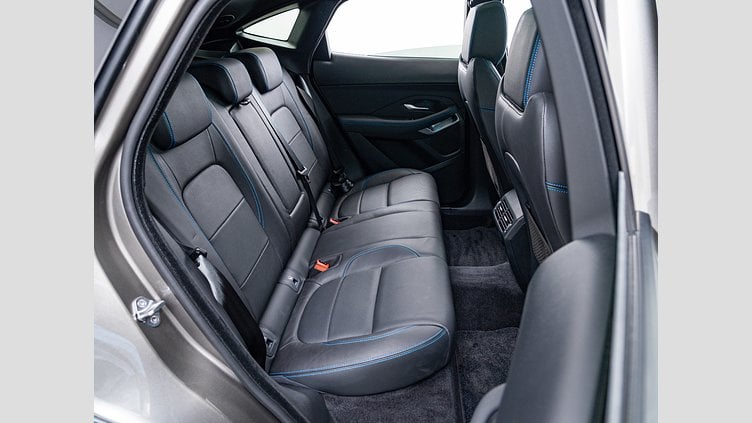 2018 認定中古車 Jaguar E-Pace シリコン シルバー D180 オートマチック全輪駆動 R-DYNAMIC S