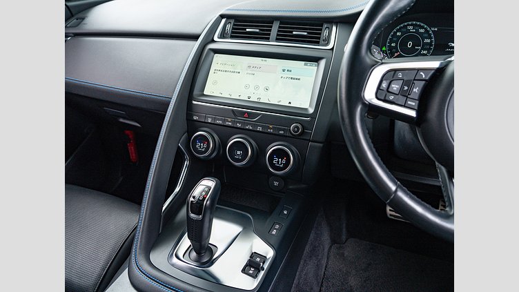 2018 認定中古車 Jaguar E-Pace シリコン シルバー D180 オートマチック全輪駆動 R-DYNAMIC S