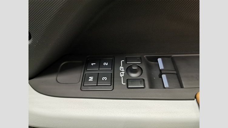 2023 認定中古車 Land Rover Defender 90 タスマンブルー D300 AWD（AT） X-DYNAMIC HSE