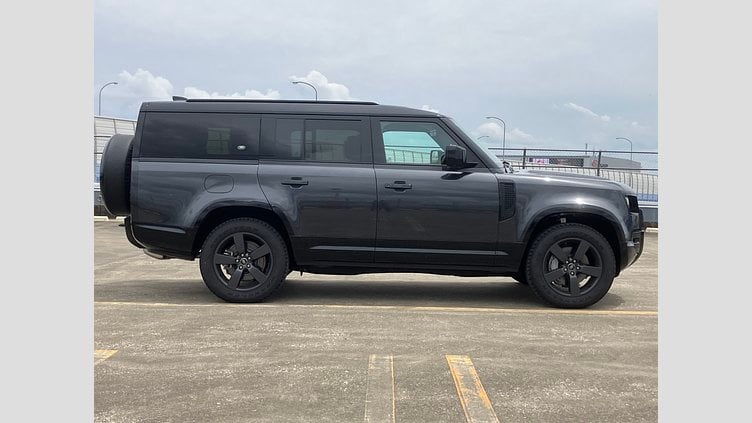 2024 認定中古車 Land Rover Defender 130 カルパチアングレイ D300 AWD（AT） X-DYNAMIC HSE