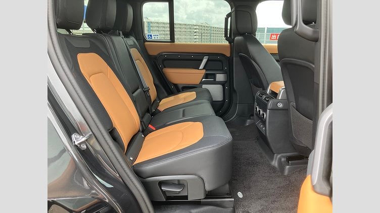 2024 認定中古車 Land Rover Defender 130 カルパチアングレイ D300 AWD（AT） X-DYNAMIC HSE