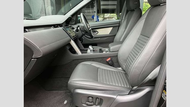 2024 認定中古車 Land Rover Discovery Sport サントリーニブラック プラグインハイブリッド（ガソリン）  Dynamic HSE　P300e