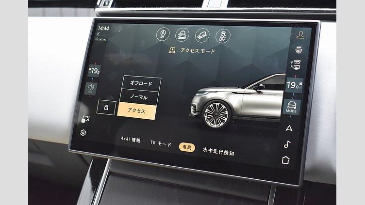 2024 認定中古車 Land Rover Range Rover Velar サントリーニブラック D200マイルドハイブリッド（ディーゼル） Standard Wheelbase Dynamic SE