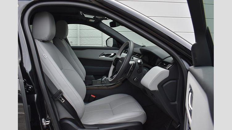 2024 認定中古車 Land Rover Range Rover Velar サントリーニブラック D200マイルドハイブリッド（ディーゼル） Standard Wheelbase Dynamic SE