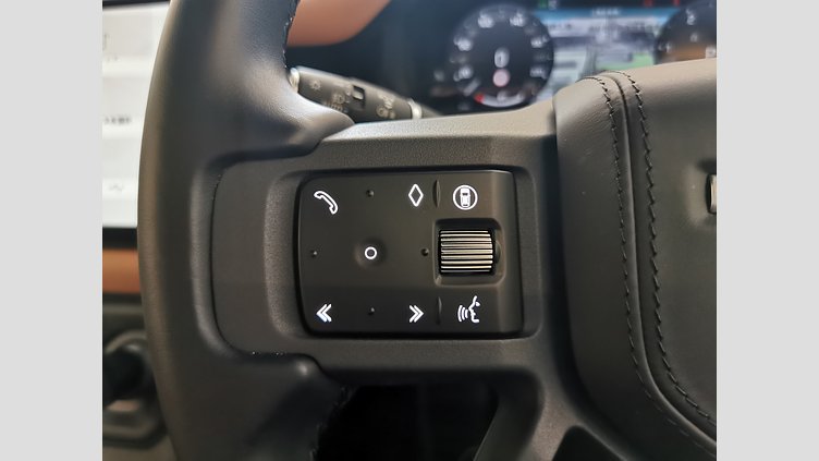 2023 認定中古車 Land Rover Defender 90 パンゲアグリーン D300 AWD（AT） X