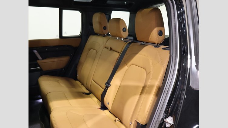 2024 認定中古車 Land Rover Defender 110 サントリーニブラック P525 AWD (AT) V8