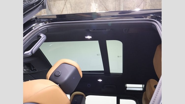 2024 認定中古車 Land Rover Defender 110 サントリーニブラック P525 AWD (AT) V8