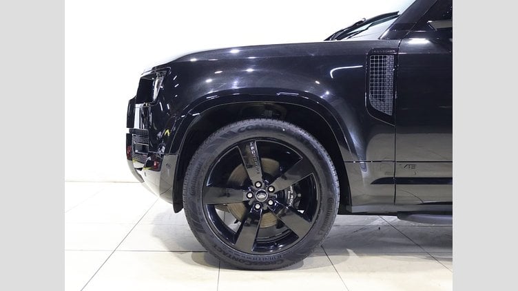 2024 認定中古車 Land Rover Defender 110 サントリーニブラック P525 AWD (AT) V8