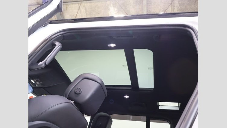 2023 認定中古車 Land Rover Defender 110 フジホワイト D300 AWD（AT） X-DYNAMIC HSE