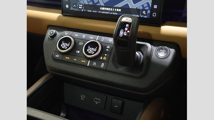 2023 認定中古車 Land Rover Defender 110 フジホワイト D300 AWD（AT） X-DYNAMIC HSE