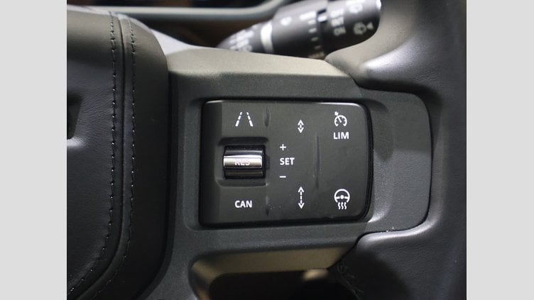2023 認定中古車 Land Rover Defender 110 フジホワイト D300 AWD（AT） X-DYNAMIC HSE