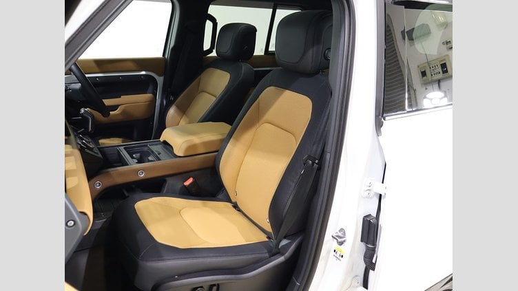 2023 認定中古車 Land Rover Defender 110 フジホワイト D300 AWD（AT） X-DYNAMIC HSE
