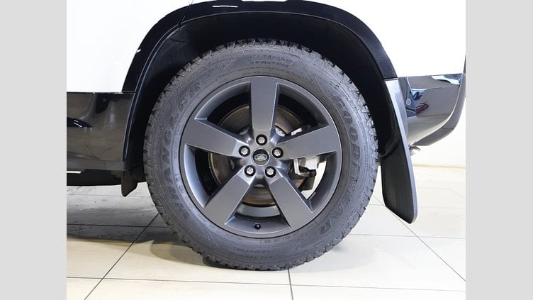2023 認定中古車 Land Rover Defender 110 フジホワイト D300 AWD（AT） X-DYNAMIC HSE