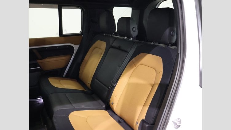 2023 認定中古車 Land Rover Defender 110 フジホワイト D300 AWD（AT） X-DYNAMIC HSE