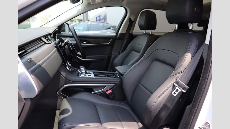 2023 認定中古車 Jaguar F-Pace フジホワイト D204 AWD（オートマチック）MHEV S