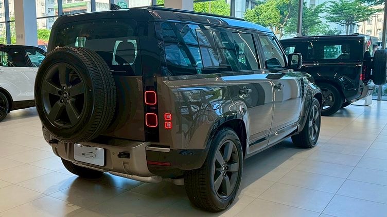 2025 新車 Land Rover Defender 110 Gondwana Stone D300 X-Dynamic HSE