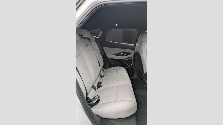 2024 認定中古車 Jaguar E-Pace オストゥーニパールホワイト D200マイルドハイブリッド（ディーゼル） R-DYNAMIC SE