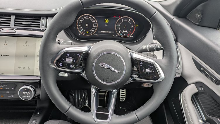 2024 認定中古車 Jaguar E-Pace オストゥーニパールホワイト D200マイルドハイブリッド（ディーゼル） R-DYNAMIC SE