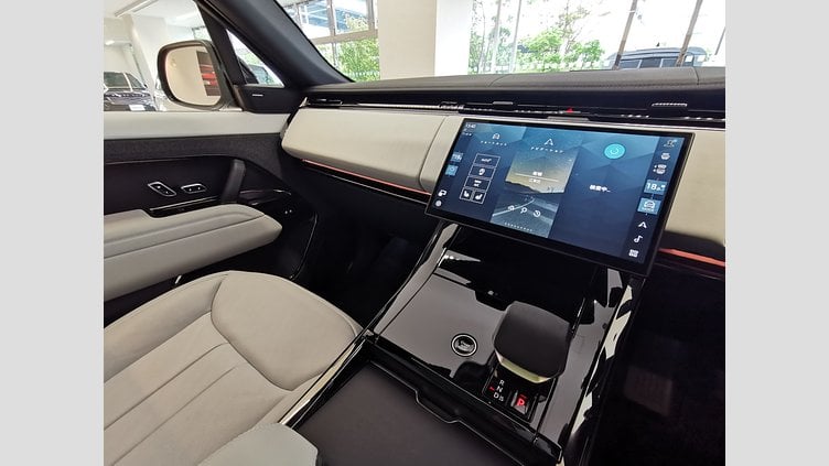 2024 認定中古車 Land Rover Range Rover Sport サントリーニブラック D300マイルドハイブリッド スタンダードホイールベース S