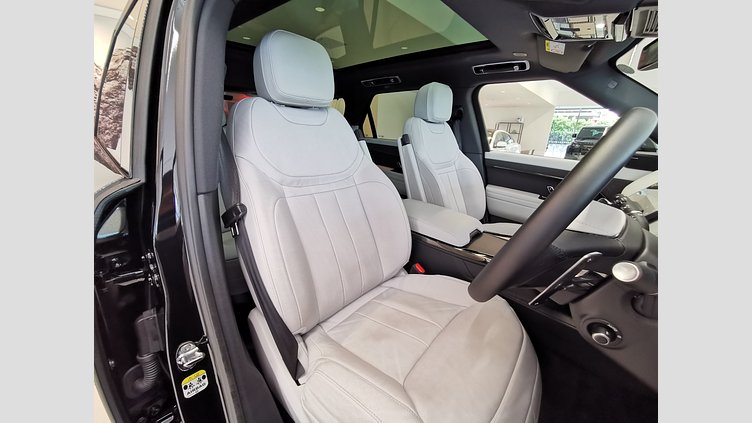 2024 認定中古車 Land Rover Range Rover Sport サントリーニブラック D300マイルドハイブリッド スタンダードホイールベース S