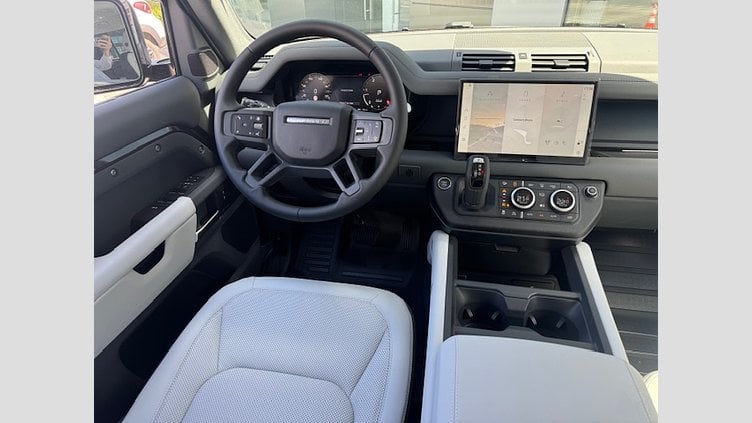 2025 SKLADOVÉ VOZIDLÁ Land Rover Defender 110 Santorini Black NEW LAND ROVER DEFENDER D250