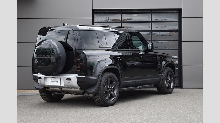 2024 認定中古車 Land Rover Defender 110 サントリーニブラック D300 AWD（AT） S