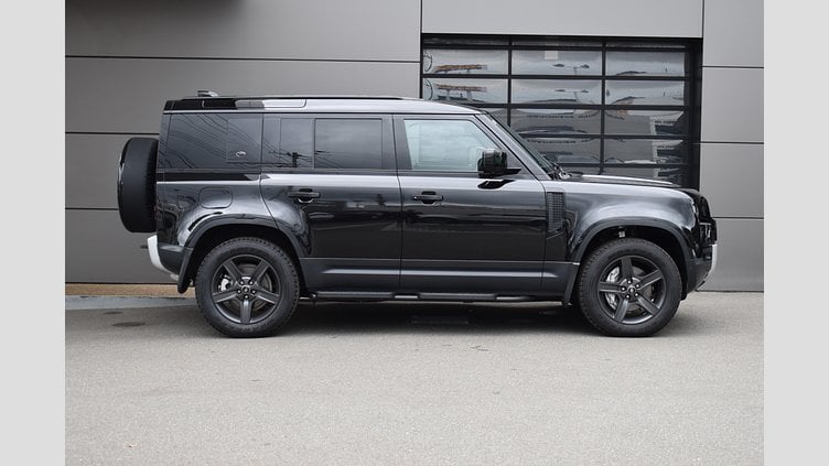 2024 認定中古車 Land Rover Defender 110 サントリーニブラック D300 AWD（AT） S