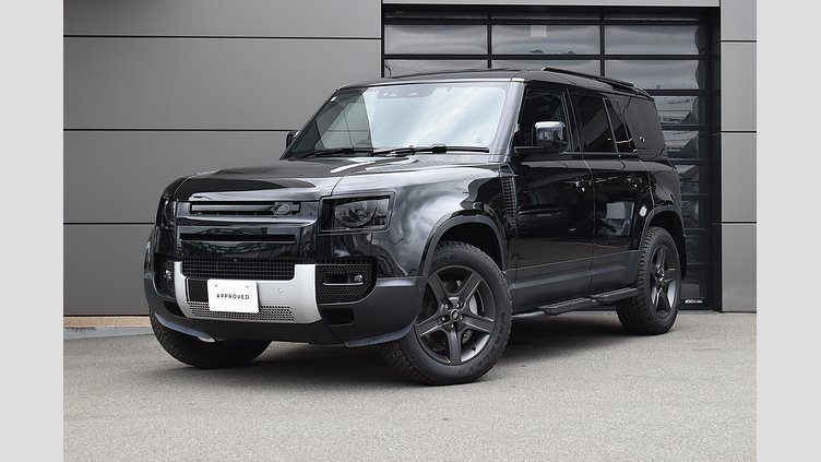 2024 認定中古車 Land Rover Defender 110 サントリーニブラック D300 AWD（AT） S
