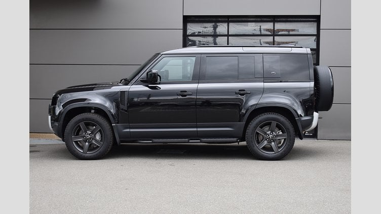 2024 認定中古車 Land Rover Defender 110 サントリーニブラック D300 AWD（AT） S