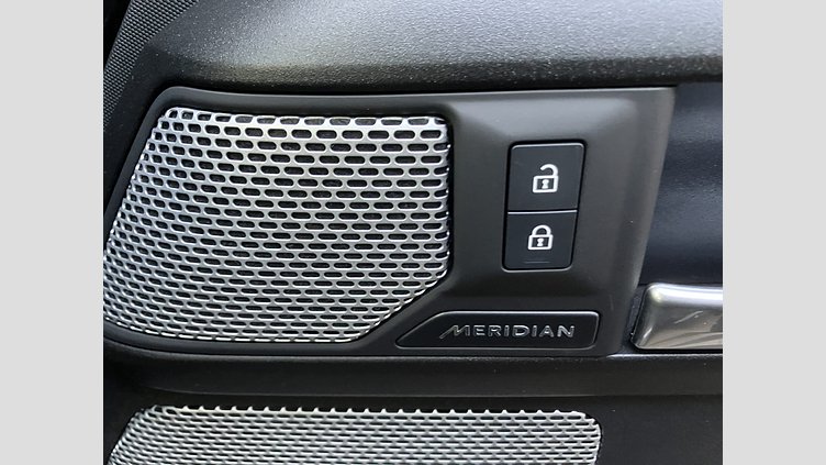 2024 認定中古車 Land Rover Defender 130 サントリーニブラック D300 AWD（AT） OUTBOUND