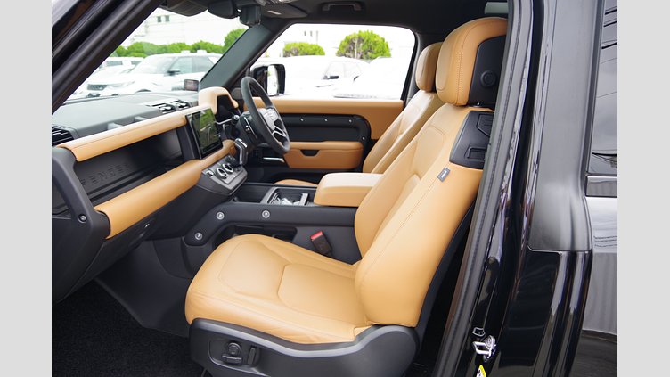 2024 認定中古車 Land Rover Defender 90 サントリーニブラック P525 AWD (AT) V8