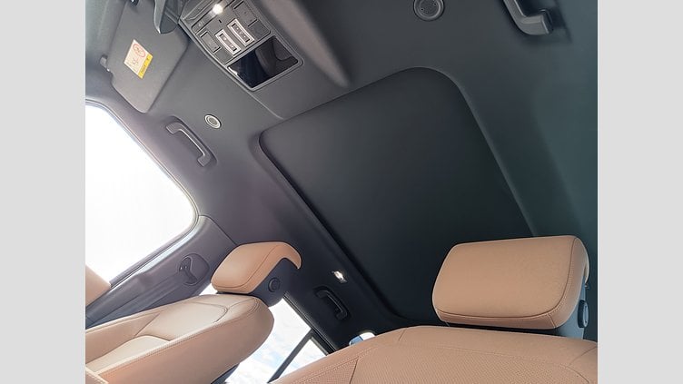 2025 SKLADOVÉ VOZIDLÁ Land Rover Defender 110 Carpatian Grey 3.0D I6 MHEV 300PS D300 MHEV X-Dynamic HSE 