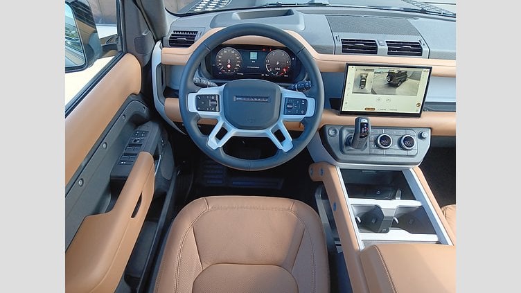 2025 SKLADOVÉ VOZIDLÁ Land Rover Defender 110 Carpatian Grey 3.0D I6 MHEV 300PS D300 MHEV X-Dynamic HSE 