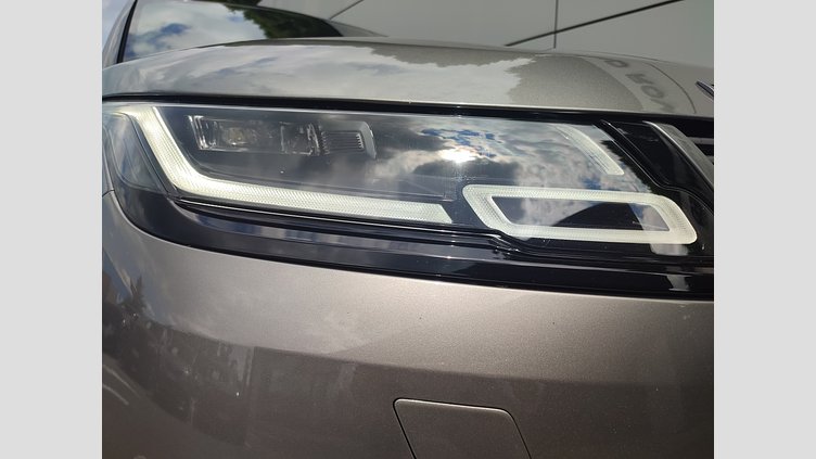 2022 JAZDENÉ VOZIDLÁ Land Rover Range Rover Velar Silicon Silver 4x4 3.0i I6 P400 MHEV R-Dynamic SE AWD A/T