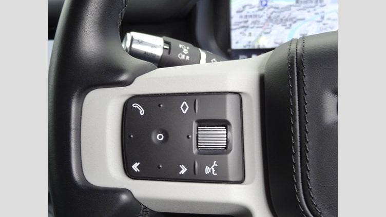 2021 認定中古車 Land Rover Defender 90 アイガーグレイ P300 AWD（AT） SE