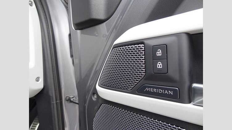 2021 認定中古車 Land Rover Defender 90 アイガーグレイ P300 AWD（AT） SE