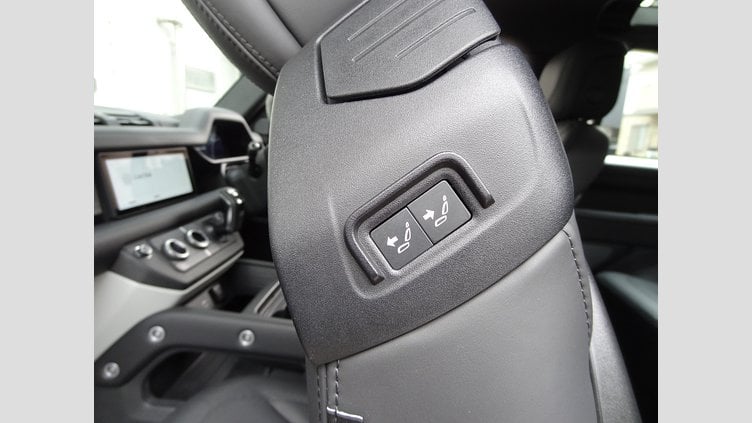 2021 認定中古車 Land Rover Defender 90 アイガーグレイ P300 AWD（AT） SE