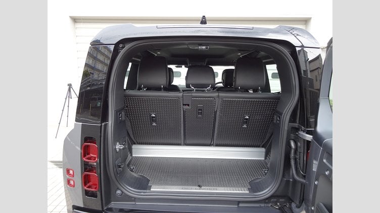 2021 認定中古車 Land Rover Defender 90 アイガーグレイ P300 AWD（AT） SE