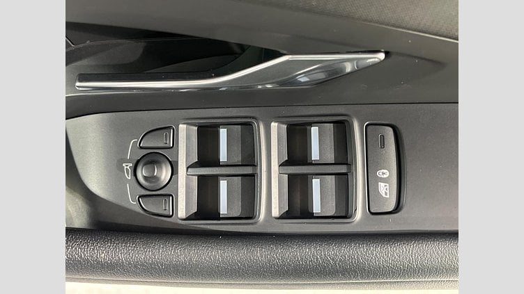 2020 認定中古車 Jaguar E-Pace フジホワイト D180 オートマチック全輪駆動 ベースグレード　１８０PS