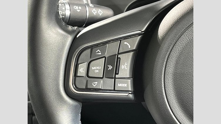 2020 認定中古車 Jaguar E-Pace フジホワイト D180 オートマチック全輪駆動 ベースグレード　１８０PS