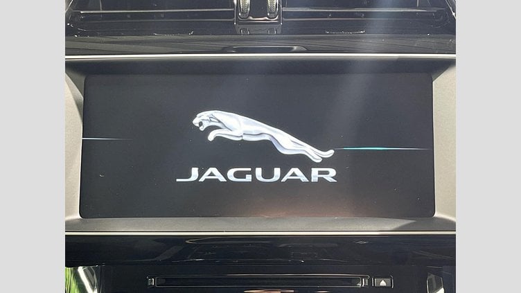 2017 認定中古車 Jaguar XE Corris Grey 2WD ピュア