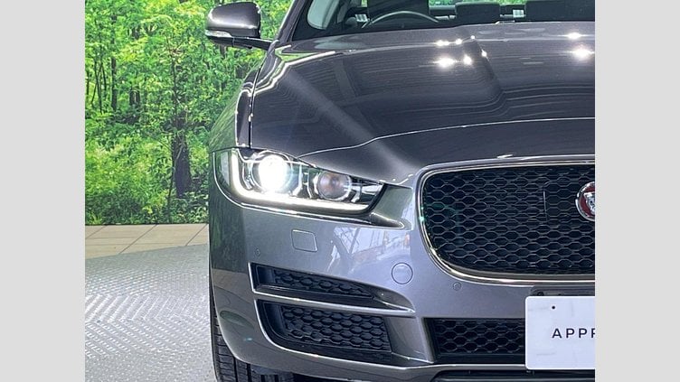 2017 認定中古車 Jaguar XE Corris Grey 2WD ピュア