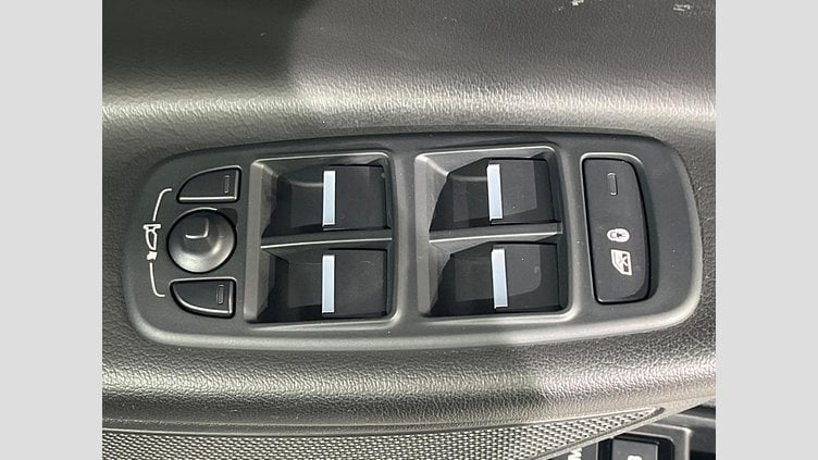 2017 認定中古車 Jaguar XE Corris Grey 2WD ピュア