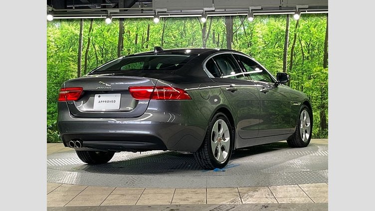 2017 認定中古車 Jaguar XE Corris Grey 2WD ピュア