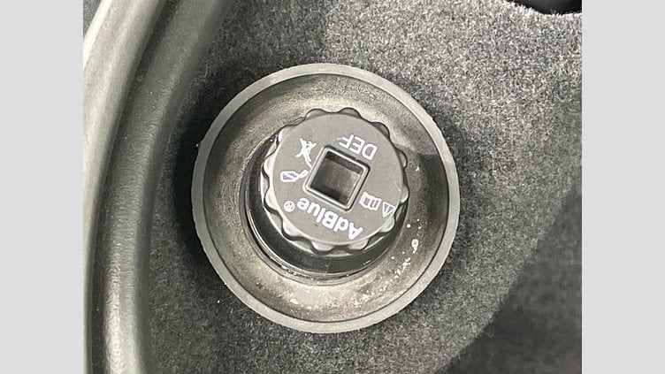 2017 認定中古車 Jaguar XE Corris Grey 2WD ピュア