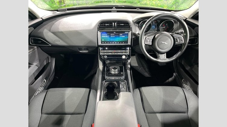 2017 認定中古車 Jaguar XE Corris Grey 2WD ピュア