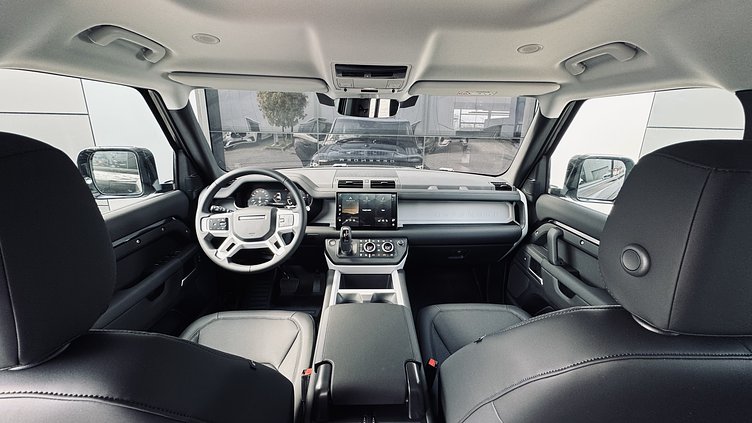 2025 SKLADOVÉ VOZIDLÁ Land Rover Defender 110 Santorini Black D200 S