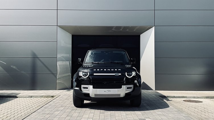 2025 SKLADOVÉ VOZIDLÁ Land Rover Defender 110 Santorini Black D200 S